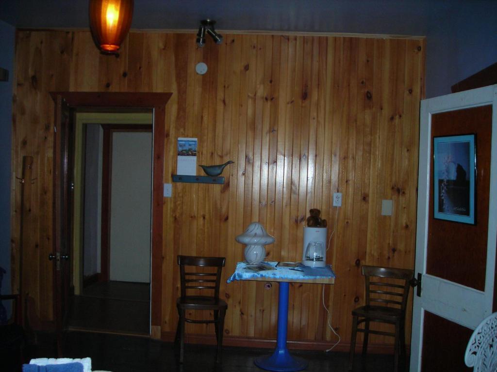 Gite Des Hauteurs Et Cafe De La Place Saint Zenon Δωμάτιο φωτογραφία